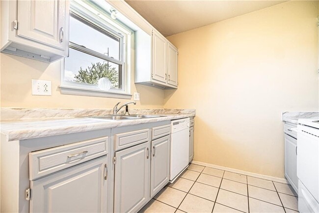 Building Photo - 1506 W Janda Dr