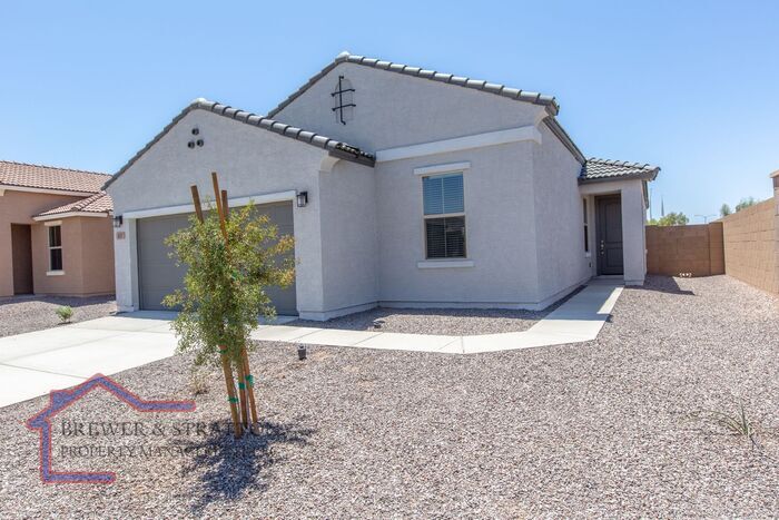 Primary Photo - 827 W Nova Pl