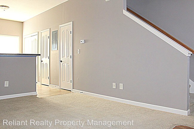 Building Photo - 1209 Ashridge Dr