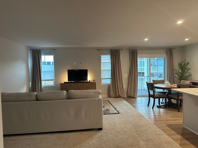 Foto del edificio - 7120 Iron Gall Ln