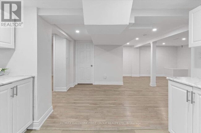 Building Photo - 46 Tulloch Dr