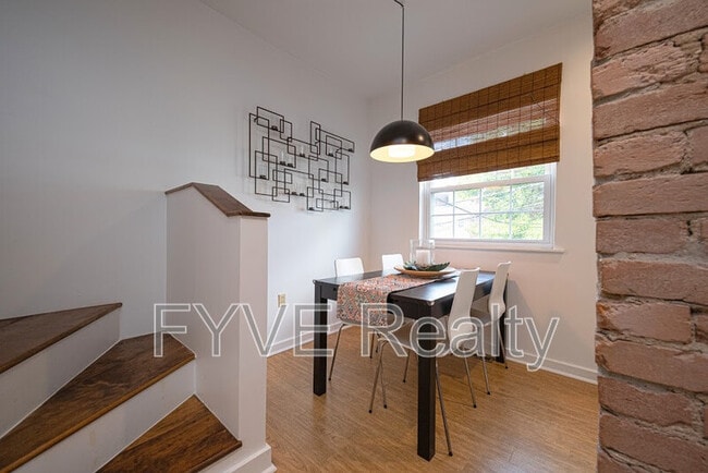 Building Photo - 3037 Pulawski Way