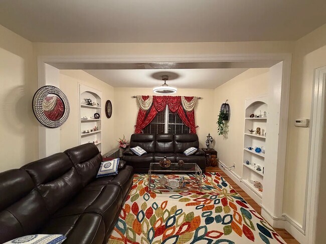 Foto del edificio - 3264 Middletown Rd