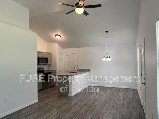 Foto del edificio - 15310 SW 40th Place Rd