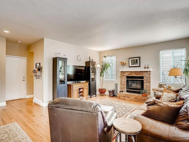 Foto del edificio - 4 Bedroom Single Family in Lone Tree