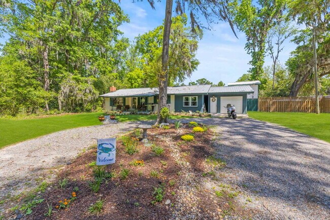 Foto del edificio - "Charming 3-Bedroom, 2.5-Bath Home Now Available for Rent!"