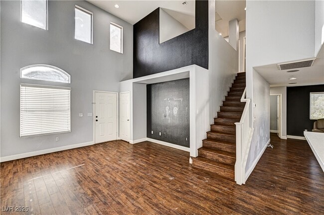 Foto del edificio - 10425 MIHELA Ave