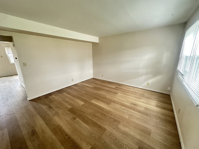 Building Photo - 2518 Leeper Dr