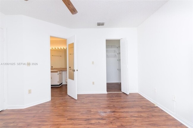Foto del edificio - 18310 NW 68th Ave