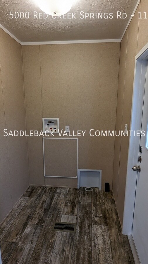 Foto del edificio - 5000 Red Creek Springs Rd