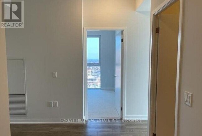 Building Photo - 4055-4055 Parkside Village Dr