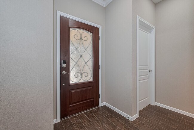 Foto del edificio - 5327 Silver Ledge Dr