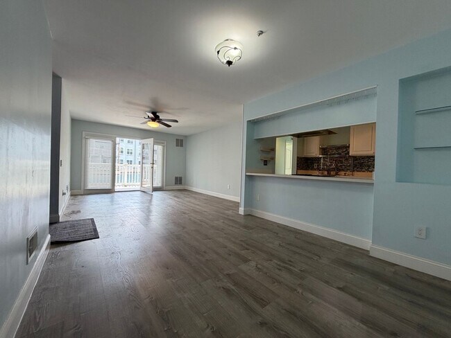 Foto del edificio - 401 Waters Edge Dr