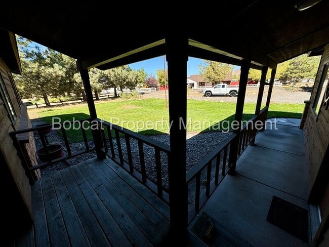 Building Photo - 1355 Cathy Ln