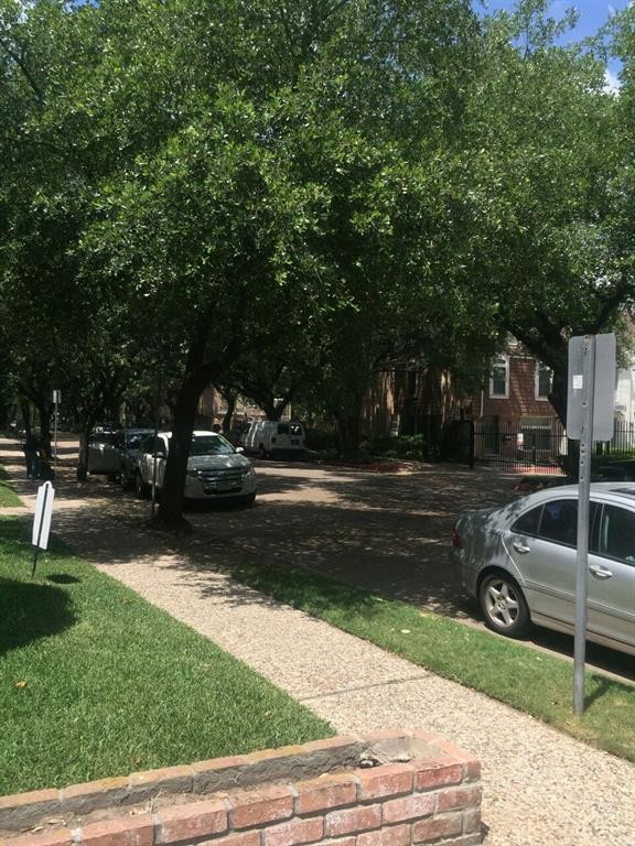 Foto del edificio - 353 N Post Oak Ln