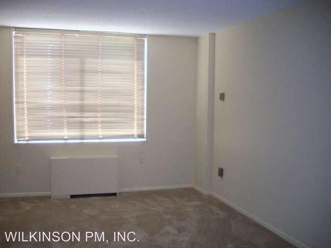 Foto del edificio - 3705 S George Mason Dr