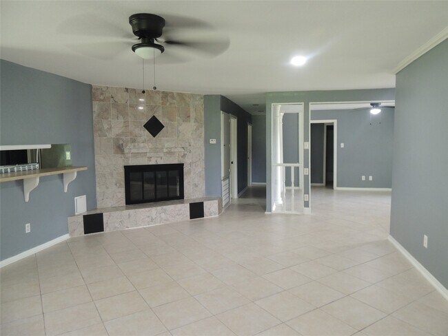 Foto del edificio - 12507 New Rochelle Ct