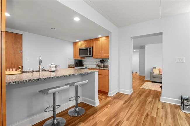 kitchen dining - 60 Strawberry Hill Ave