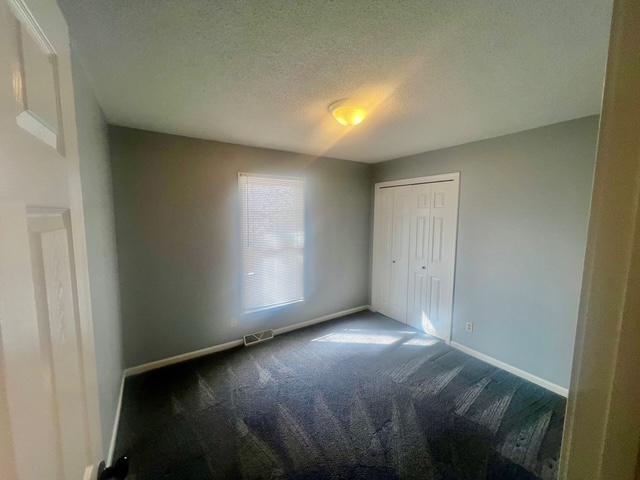 Foto del edificio - 5709 NW High Dr