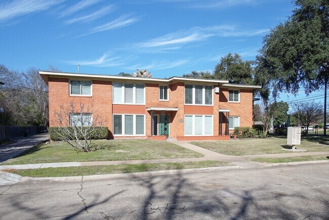 Foto del edificio - 3914 Gilbert Dr