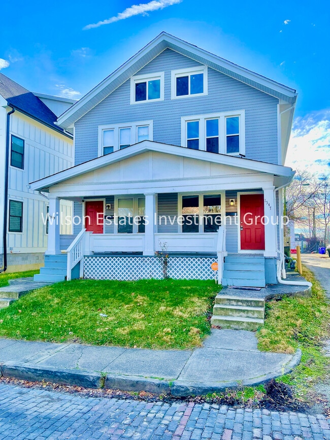 Building Photo - 1547 E Rich St