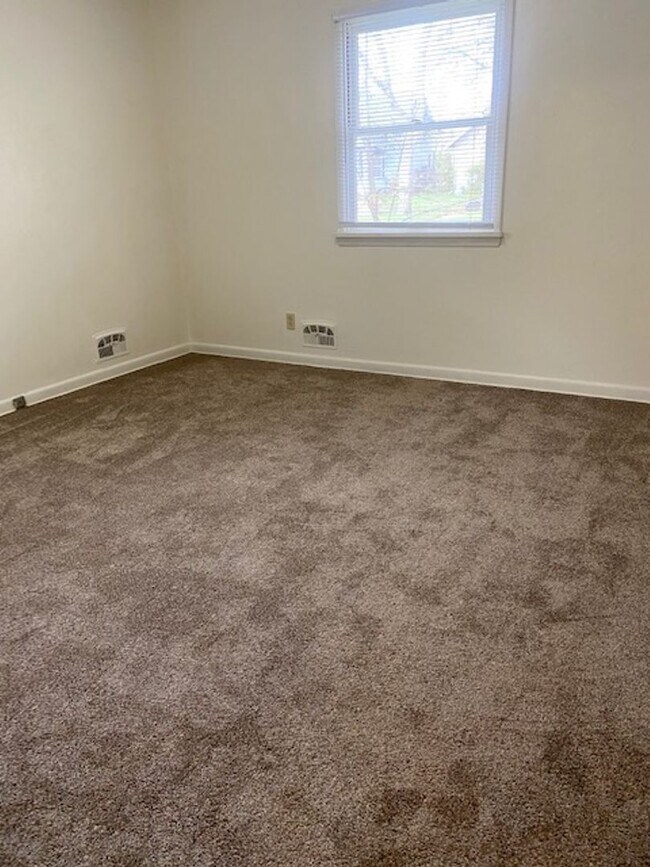 Foto del edificio - CHARMING 3 BED, 1 BATH HOME