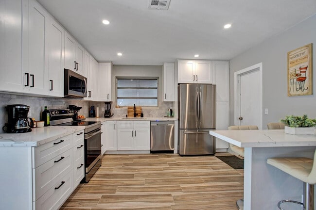 Foto del edificio - 2632 Madison St