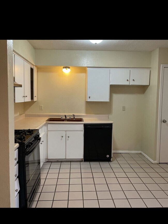 Foto del edificio - 7326 Harold Walker Dr