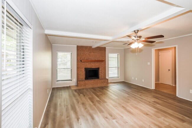 Building Photo - 1215 Avenue C