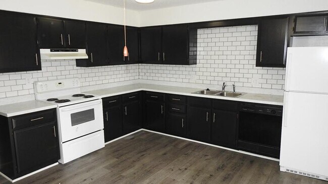 Foto del edificio - 7145 Sterling Avenue