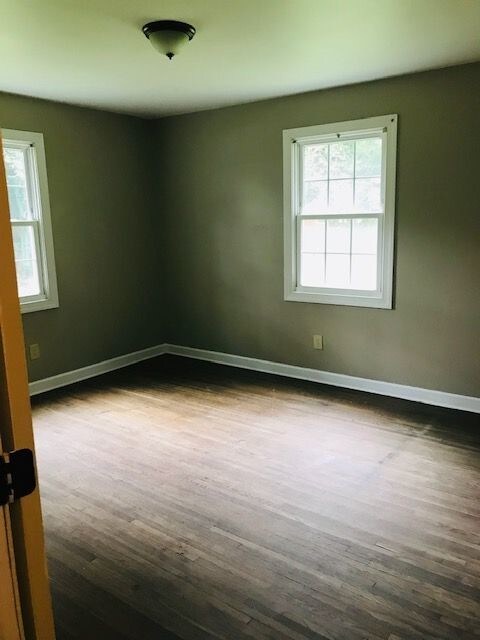 Building Photo - Cozy 2 bedroom with living  dining room