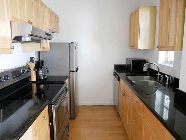 Photo - 631 Euclid Ave Apartment