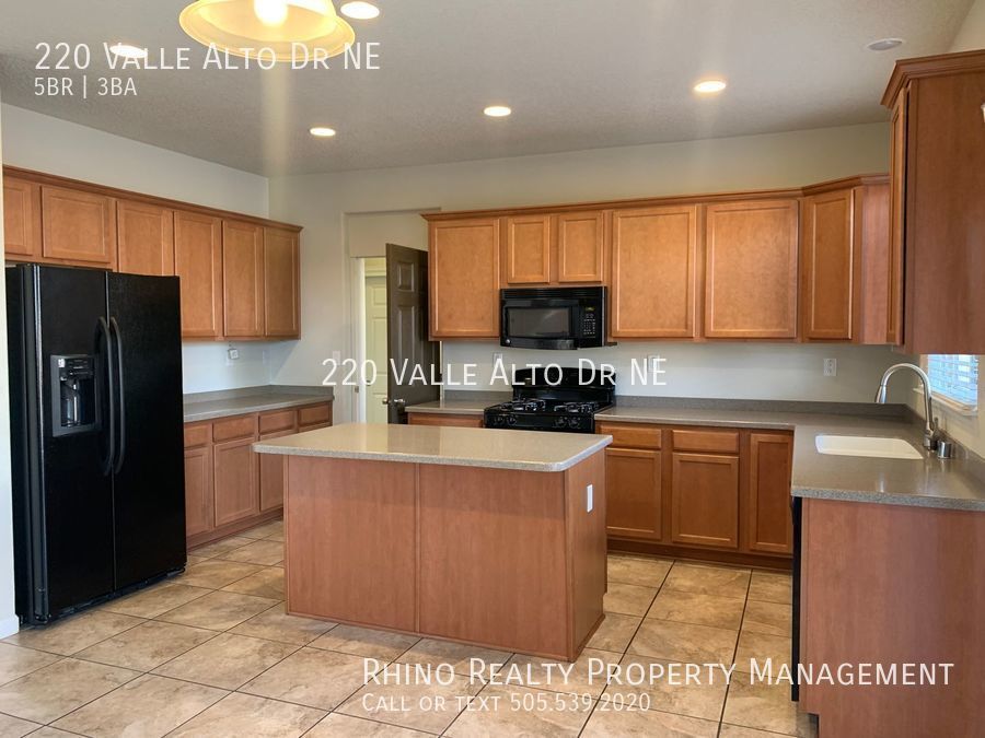 Primary Photo - Amazing 5 Bedroom, 3 Bath Home in Rio Rancho!