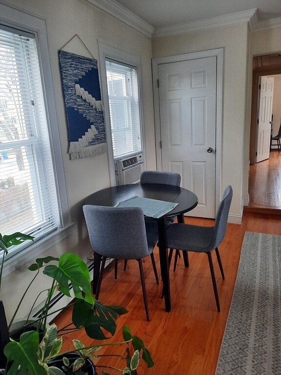 Building Photo - 196 River St