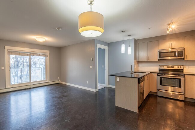 Photo du bâtiment - 240 Skyview Ranch Rd NE