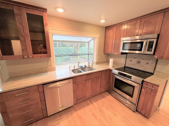 Foto del edificio - 3 bedroom in Kirkland WA 98033