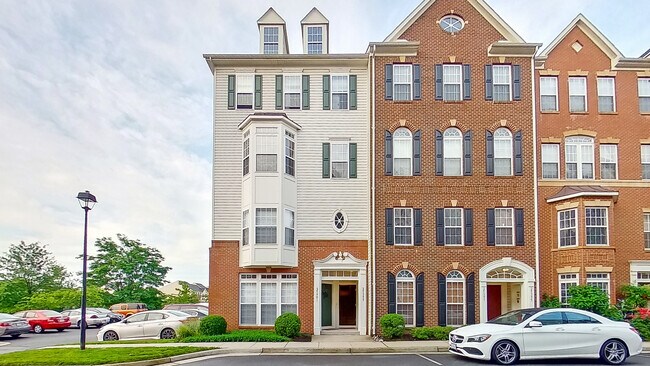 Building Photo - 25399 Patriot Ter