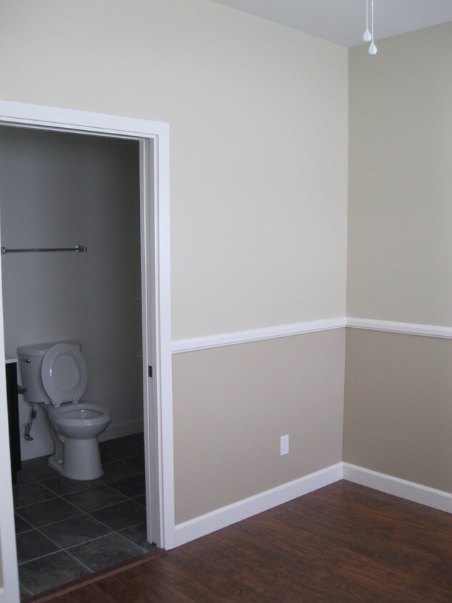 Building Photo - 3970 Goldfinch St