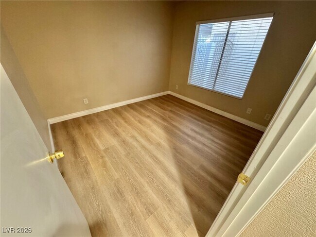 Foto del edificio - 1928 Bookbinder Dr