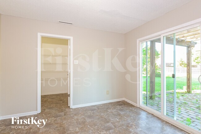 Foto del edificio - 10473 Windward Dr