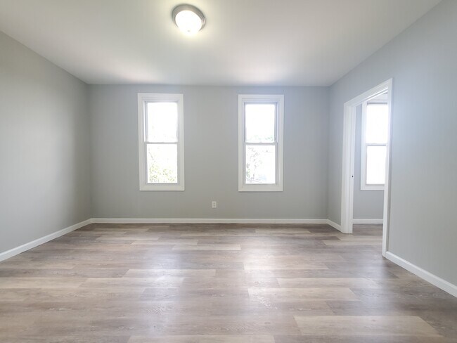 Unit 3 - 323 S 7th St