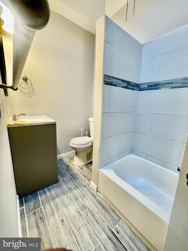 Foto del edificio - 643 S Yewdall St