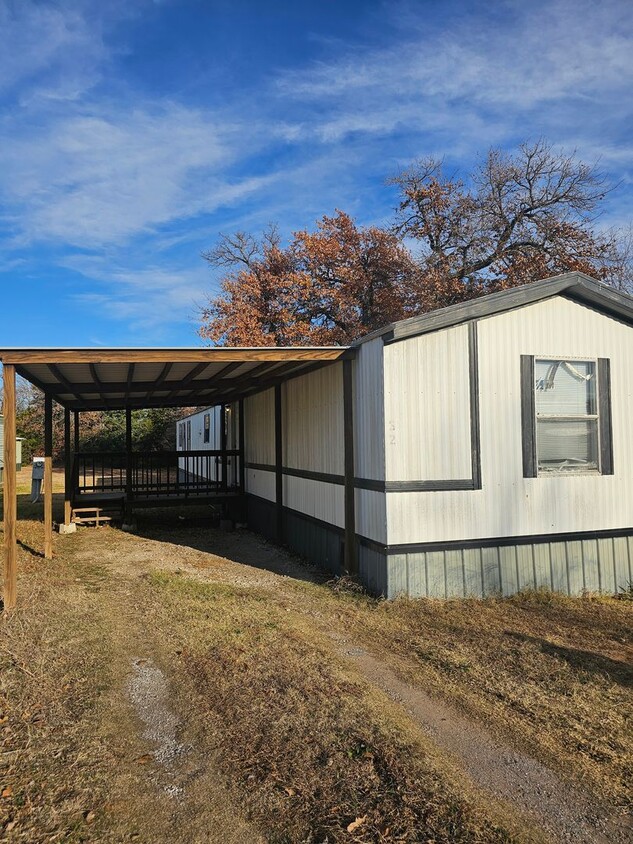 Primary Photo - 3 bed 2 Bath Mobile Home for Rent