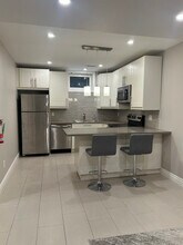 Building Photo - 130 Napoli Dr