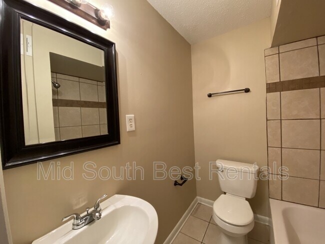 Building Photo - 4088 Cottonwood Rd