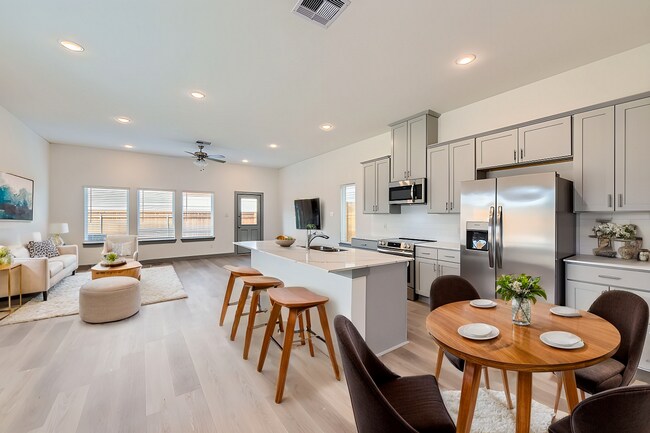 Foto del edificio - 33114 Oak Hts Pl