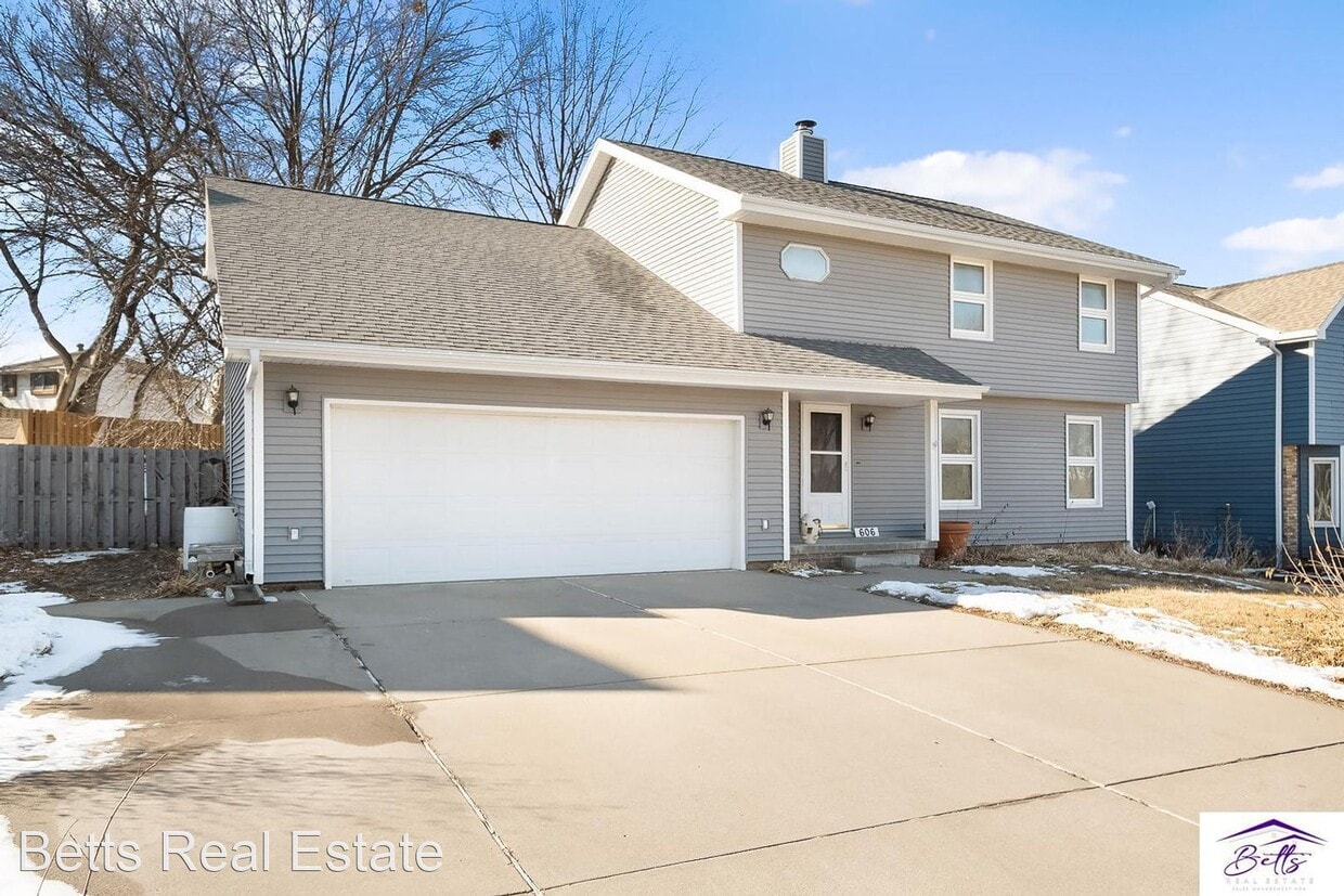 606 S Fillmore St, Papillion, NE 68046 House Rental in Papillion, NE
