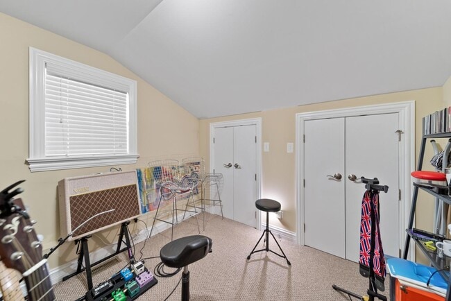 Building Photo - 3138 N Elston Ave