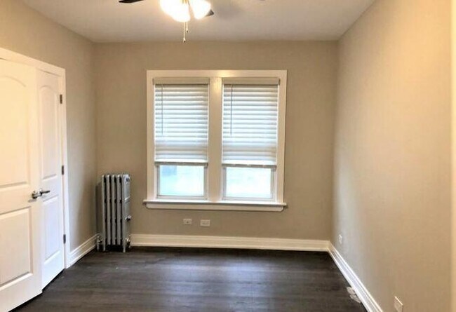 Building Photo - 1 bedroom in Chicago IL 60640