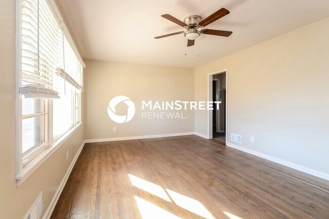 Foto del edificio - 3 Bedroom Pet-Friendly Home in Pleasant Gr...